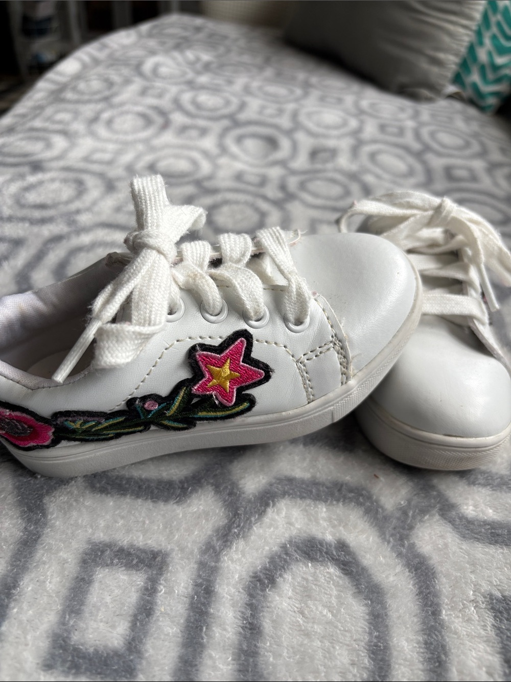 Brash White Kids Sneakers with Pink Star Patch